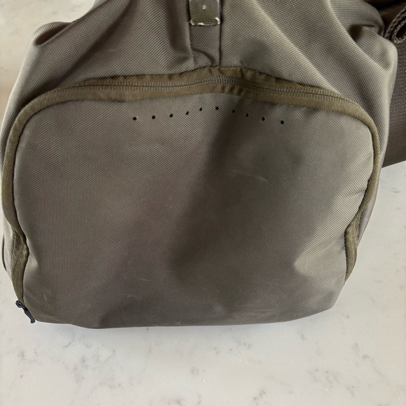 Lululemon Dark Green Duffle Bag - Picture 4 of 16